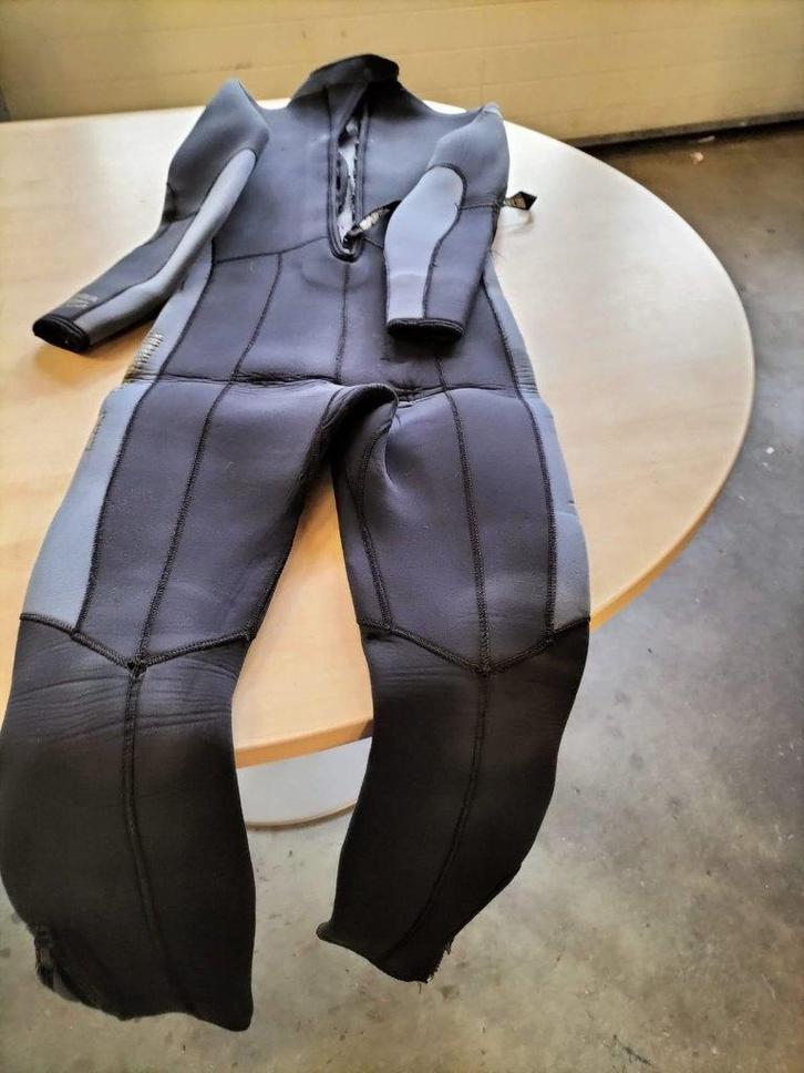 32. Beuchat BARE Duikuitrusting 2 duikpakken met extra's, Watersport en Boten, Duiken, Zo goed als nieuw, Duikpak, Ophalen of Verzenden