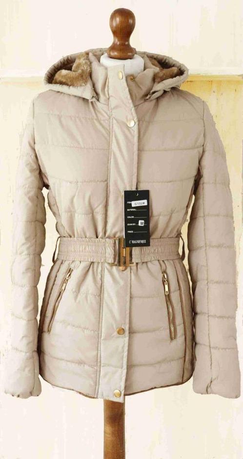 Winterjas met afneembare capuchon, beige, Maat M (nieuw), Kleding | Dames, Jassen | Winter, Nieuw, Maat 38/40 (M), Beige, Ophalen of Verzenden
