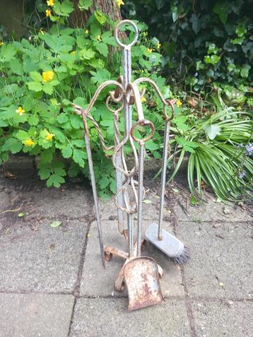 schoonmaakset open haard, antiek, oud, smeedijzer, brocante beschikbaar voor biedingen
