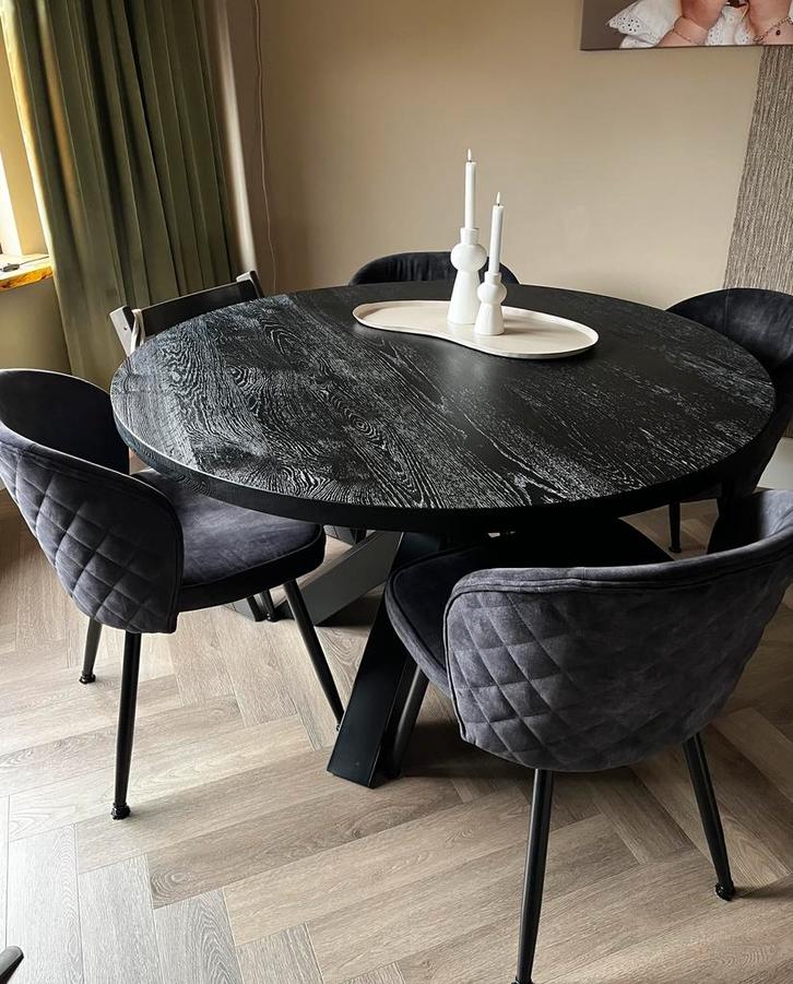 Ronde eettafel zwart eiken met metalen poot, Huis en Inrichting, Tafels | Eettafels, Zo goed als nieuw, 100 tot 150 cm, Rond, Ophalen