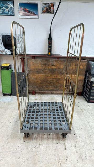 Transportkar beschikbaar voor biedingen