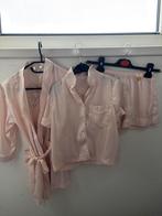 Angel’s face pyjama met bijpassend badjasje 5/6 jaar., Kinderen en Baby's, Kinderkleding | Maat 110, Nacht- of Onderkleding, Meisje