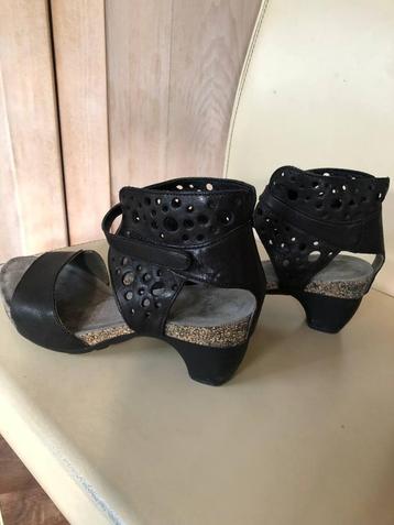 Think! sandalen 37,5 beschikbaar voor biedingen