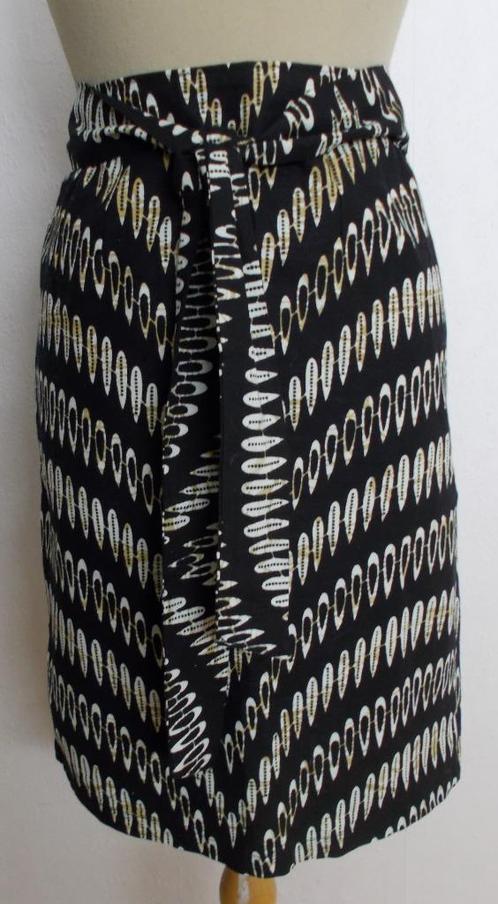 Mooie batik look print rok! 38, Kleding | Dames, Rokken, Zo goed als nieuw, Maat 38/40 (M), Overige kleuren, Knielengte, Verzenden