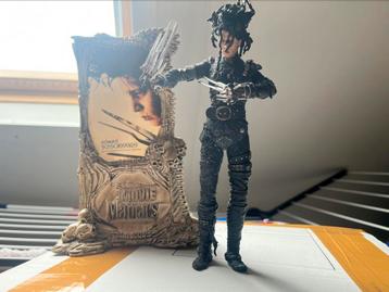 Edward scissorhands beschikbaar voor biedingen