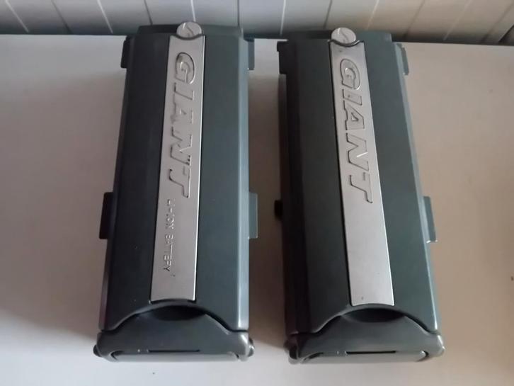 2 stuks defecte fiets accu Giant Twist 26volt, Fietsen en Brommers, Fietsaccessoires | Fietsaccu's, Gebruikt, Ophalen of Verzenden