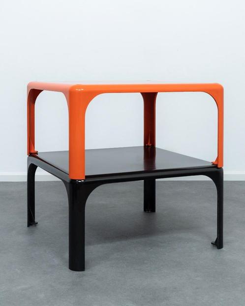 'Demetrio 45' by Vico Magistretti for Artemide, Huis en Inrichting, Tafels | Bijzettafels, Gebruikt, Vierkant, 45 tot 60 cm, Minder dan 55 cm