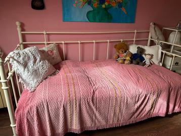 Leuk Ikea bed beschikbaar voor biedingen