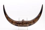 Hoorns op voet bewerkt Indonesië vintage GROOT [60cm], Verzenden