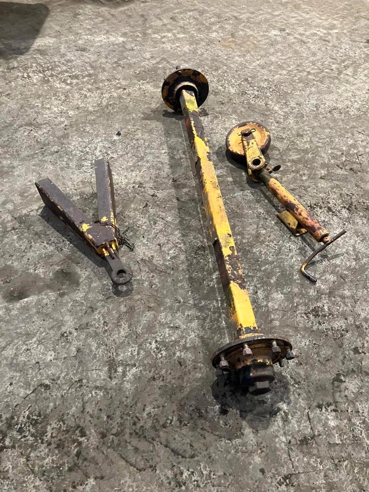 Veenhuis-as + banden, steunpoot, dissel, Zakelijke goederen, Agrarisch | Onderdelen | Banden, Velgen en Assen, Ophalen