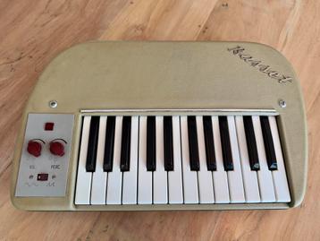Hohner Basset.  Geheel origineel en perfect in orde beschikbaar voor biedingen