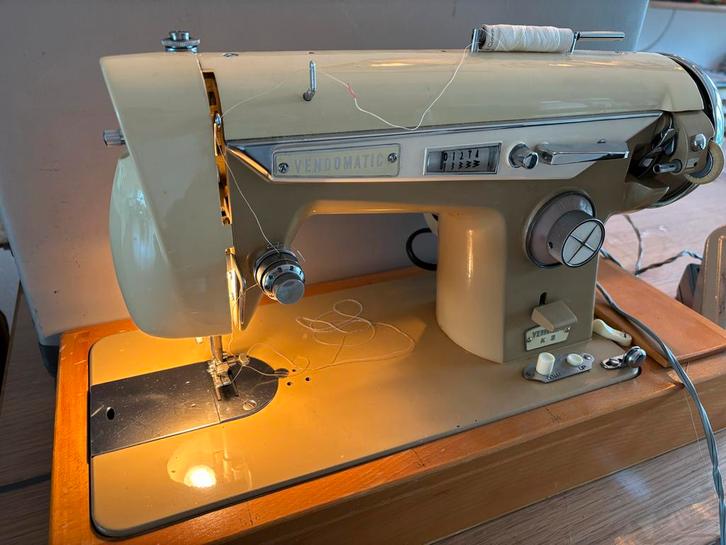 Vendomatic Naaimachine - Vintage, Hobby en Vrije tijd, Naaimachines en Toebehoren, Gebruikt, Naaimachine, Overige merken, Ophalen