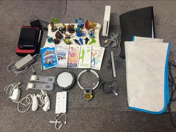 Spelcomputer Wii met Skylanders, DDR dancemat, balance board beschikbaar voor biedingen