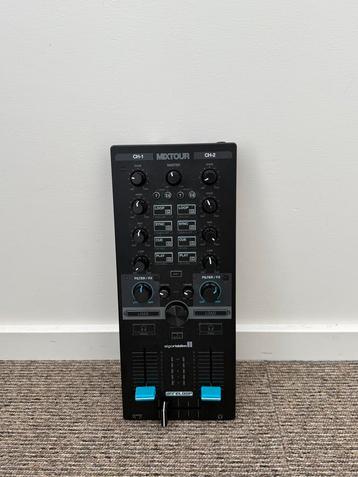 Reloop Mixtour met Chroma Caps – Zo goed als nieuw beschikbaar voor biedingen