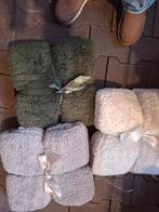 Nieuwe plaids inverpakking verschillende kleuren, Huis en Inrichting, Woonaccessoires | Plaids en Woondekens, Ophalen of Verzenden