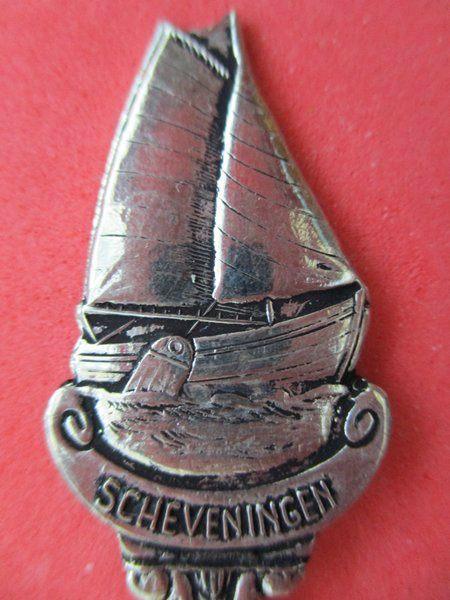 (A2304)  Scheveningen botter, Verzamelen, Porselein, Kristal en Bestek, Gebruikt, Bestek, Overige materialen, Ophalen of Verzenden