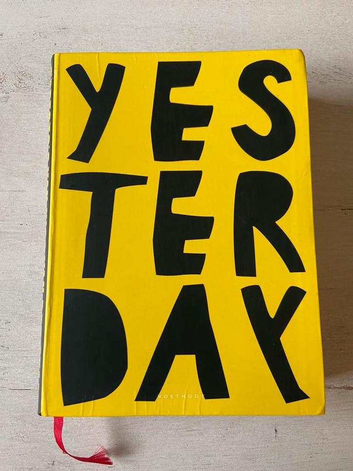 YESTERDAY - popfoto's van Nico van der Stam, Boeken, Muziek, Zo goed als nieuw, Artiest, Ophalen of Verzenden