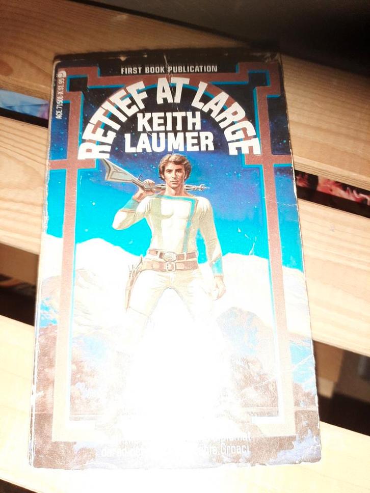 Retief at Large - Keith Laumer, Boeken, Science fiction, Gelezen, Ophalen of Verzenden