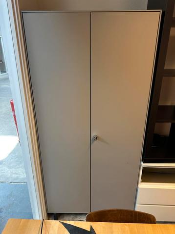 Vitra design archiefkast beschikbaar voor biedingen