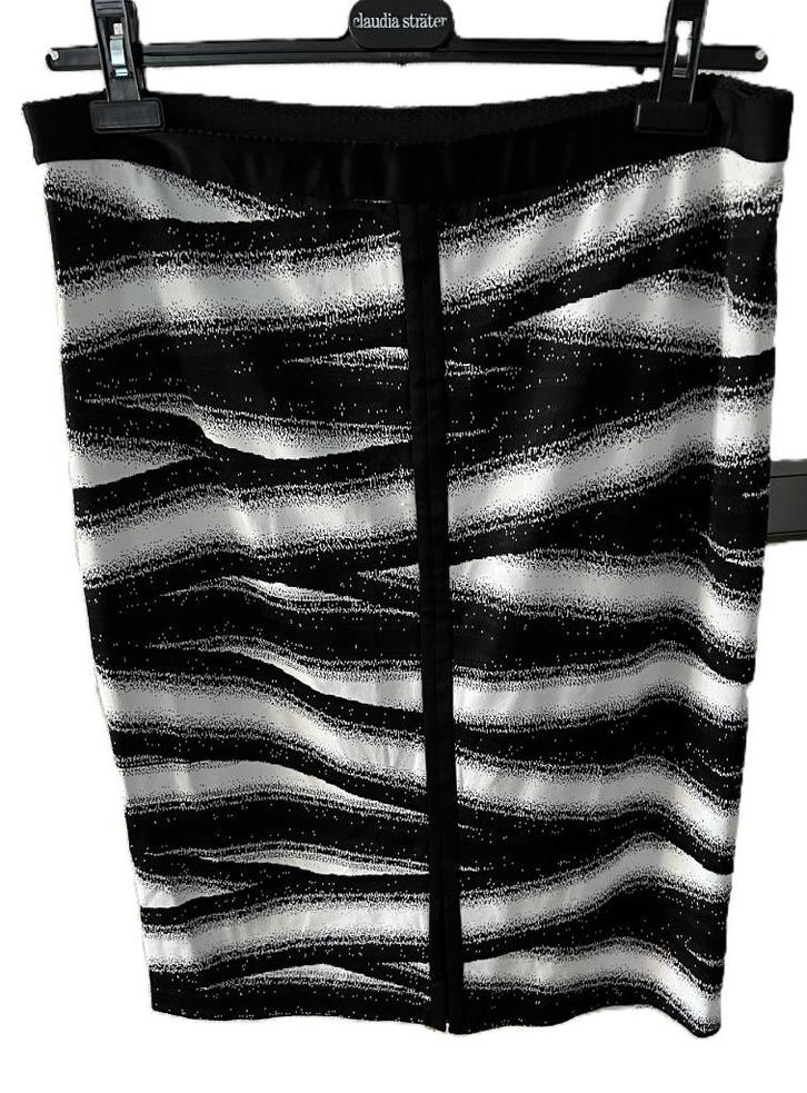 Nieuw Claudia Strater elastische rok 44 zwart wit comfy, Kleding | Dames, Rokken, Nieuw, Maat 42/44 (L), Zwart, Onder de knie