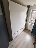 Grote kleding kast van de Ikea, Huis en Inrichting, Kasten | Kledingkasten, Ophalen, 200 cm of meer, 150 tot 200 cm, Zo goed als nieuw