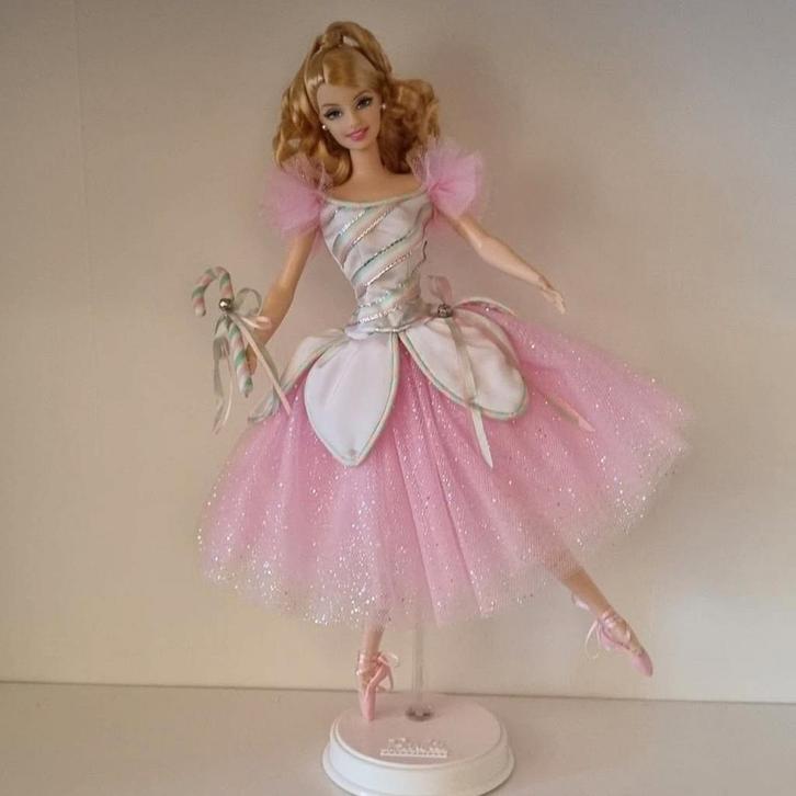 Barbie Peppermint Candy Cane from The Nutcracker 2002, Verzamelen, Poppen, Zo goed als nieuw, Ophalen of Verzenden
