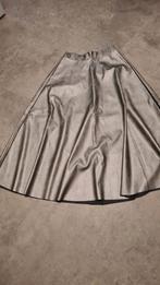 Nieuw metallic pu rok wijdvallend grijs/zilver l/xl, Overige kleuren, Maat 42/44 (L), Nieuw, Ophalen of Verzenden
