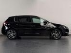 Peugeot 308 1.2 PureTech Allure |Panoramadak|LED|Nieuwe APK, Parkeersensor, Zwart, Origineel Nederlands, Handgeschakeld