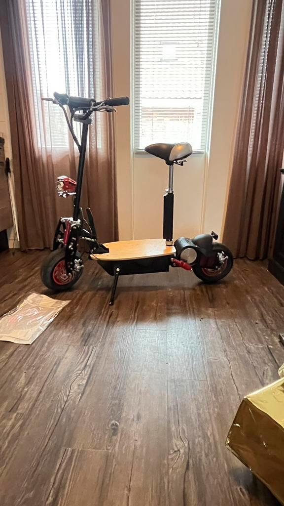 Stoere step met 2000watt motor, Fietsen en Brommers, Steps, Zo goed als nieuw, Elektrische step (E-scooter), Ophalen