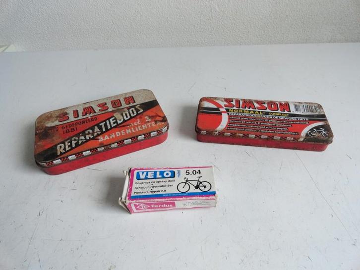 Simson reparatiedoosje, oud, 2 stuks met bandenlichters, Antiek en Kunst, Curiosa en Brocante, Ophalen of Verzenden