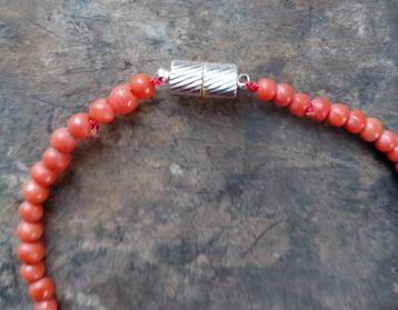 antiek bloedkoraal armbandje met zilver beschikbaar voor biedingen