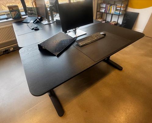 Zwarte ikea Bekant bureaus, Huis en Inrichting, Bureaus, Zo goed als nieuw, Bureau, In hoogte verstelbaar, Ophalen
