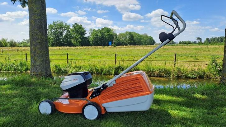 Stihl RMA 248 accu gazonmaaier zonder accu en lader, Tuin en Terras, Grasmaaiers, Nieuw, Accu-grasmaaier, 40 t/m 49 cm, Cirkelmaaier