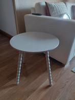 Leuk lichtgrijs bijzettafeltje, Huis en Inrichting, Tafels | Bijzettafels, Ophalen, Minder dan 45 cm, Minder dan 55 cm, Gebruikt