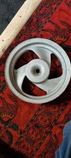 Peugeot rapido brommer scooter wiel achterwiel velg, Fietsen en Brommers, Ophalen of Verzenden, Gebruikt, Overige typen, Peugeot