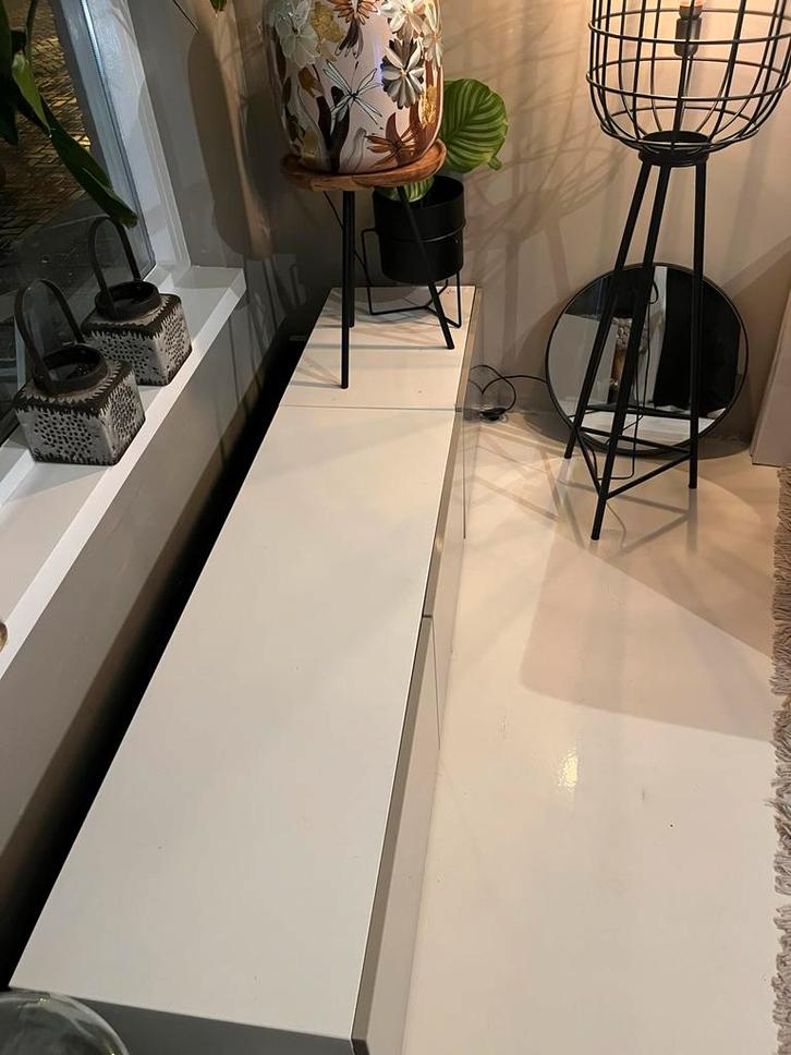 IKEA Besta kast taupe tweedelig, Huis en Inrichting, Kasten | Televisiemeubels, Gebruikt, Minder dan 100 cm, 150 tot 200 cm, 25 tot 50 cm