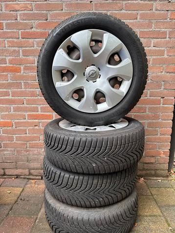 Opel Astra Vredestein Winterbanden 205/55R16 goed Profiel! beschikbaar voor biedingen