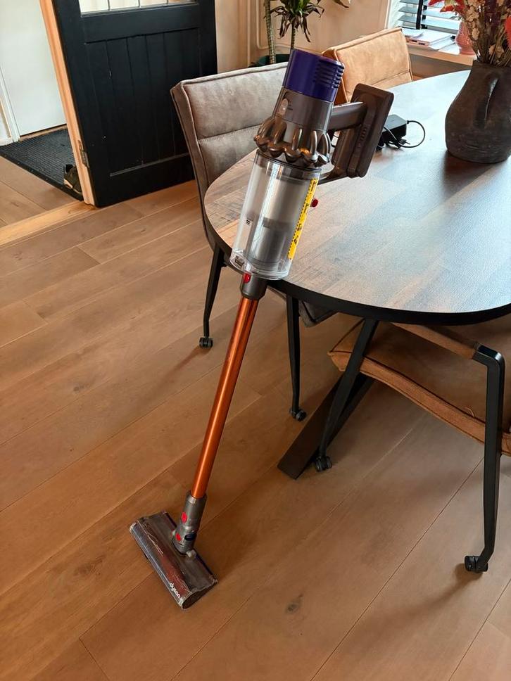 Dyson V10B Stofzuiger - Krachtig en Draadloos!, Witgoed en Apparatuur, Stofzuigers, Gebruikt, Stofzuiger, Minder dan 1200 watt