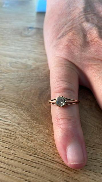 14 kt gouden ring met roosdiamant beschikbaar voor biedingen