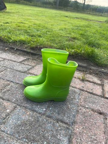 Groene kinderlaarzen maat 27 beschikbaar voor biedingen