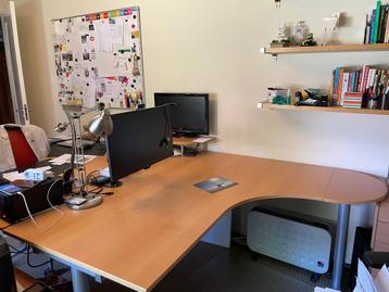 2 x IKEA galant buro type 18222 (per stuk 30,- / samen 50,-) - afbeelding 3