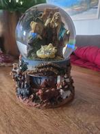 Kerststal in de vorm van een sneeuwbol, Verzamelen, Efteling, Ophalen of Verzenden, Zo goed als nieuw, Beeldje of Poppetje