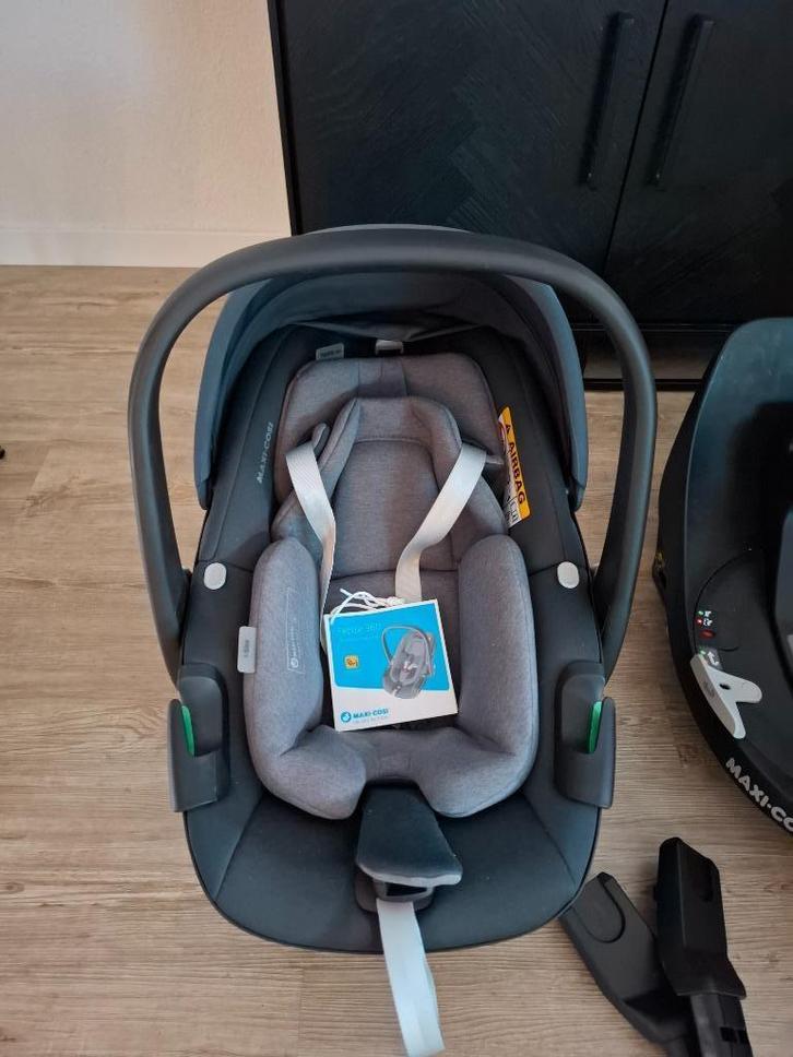Maxicosy Pebble inclusief draaibase familyfix 360, Kinderen en Baby's, Autostoeltjes, Zo goed als nieuw, Maxi-Cosi, 0 t/m 10 kg