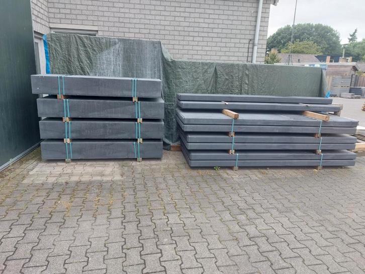 Betonpalen en platen antraciet te koop, Tuin en Terras, Schuttingen, Zo goed als nieuw, Minder dan 3 meter, Ophalen