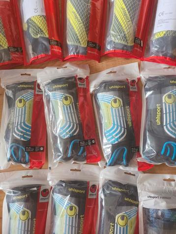 Nieuwe Uhlsport scheenbeschermers voor kinderen beschikbaar voor biedingen