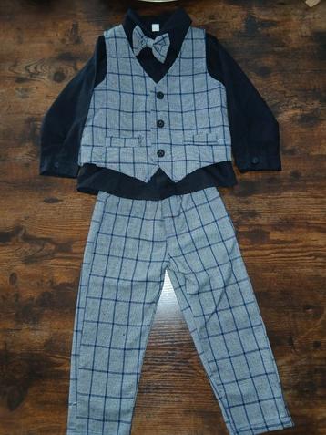 Leuk setje maat 86 voor speciale gelegenheden  beschikbaar voor biedingen