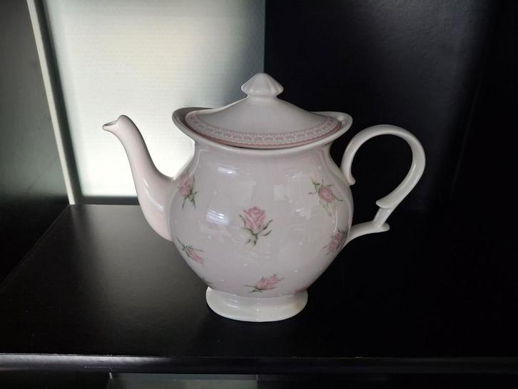 Vintage Theepot met Rozenmotief, Huis en Inrichting, Keuken | Servies, Gebruikt, Overige typen, Overige stijlen, Porselein, Ophalen of Verzenden