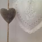 Broderie geur hartje, Antiek en Kunst, Curiosa en Brocante, Ophalen of Verzenden