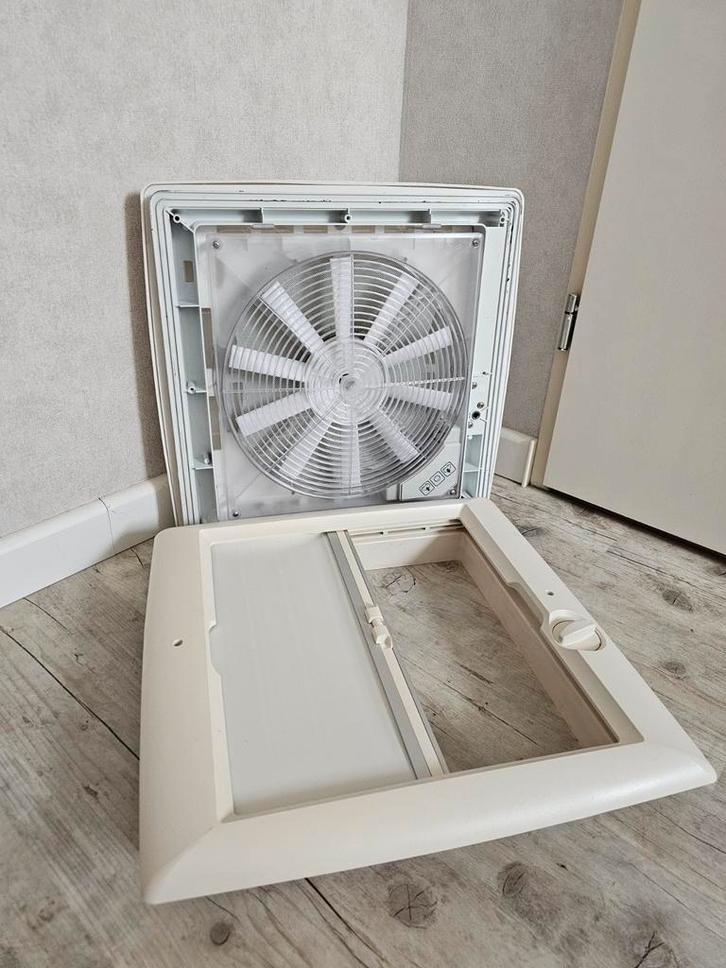 Hymer Dakventilator - Perfect voor Camper of Caravan, Caravans en Kamperen, Caravan accessoires, Gebruikt, Ophalen of Verzenden