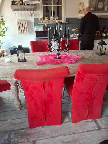 6 Rode Eetkamerstoelen beschikbaar voor biedingen